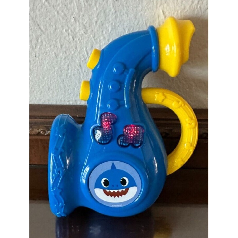 Pinkfong Baby Shark Lights N' Sounds Saxophone *Does Not‎ Play Music* Lights Up